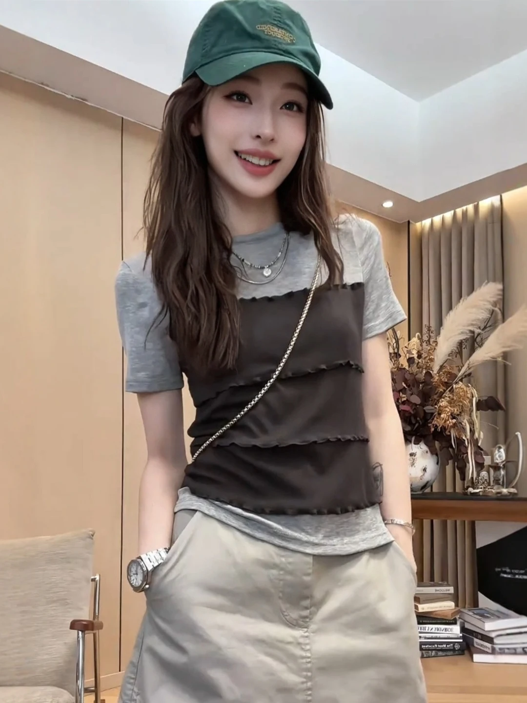 Korean Style Short Sleeve T-Shirt Women's Summer New Design Wood Grain Splicing Slimming Top Versatile Age Reducing
Korean Style Short Sleeve T-Shirt Women's Summer New Design Wood Grain Splicing Slimming Top Versatile Age Reducing