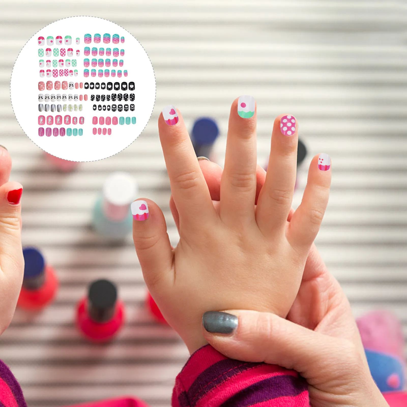 120Pcs Children False Nails Kids ABS Material Lightweight Breathable Stylish Christmas Girls Kit Fake Fingernail
120Pcs Children False Nails Kids ABS Material Lightweight Breathable Stylish Christmas Girls Kit Fake Fingernail