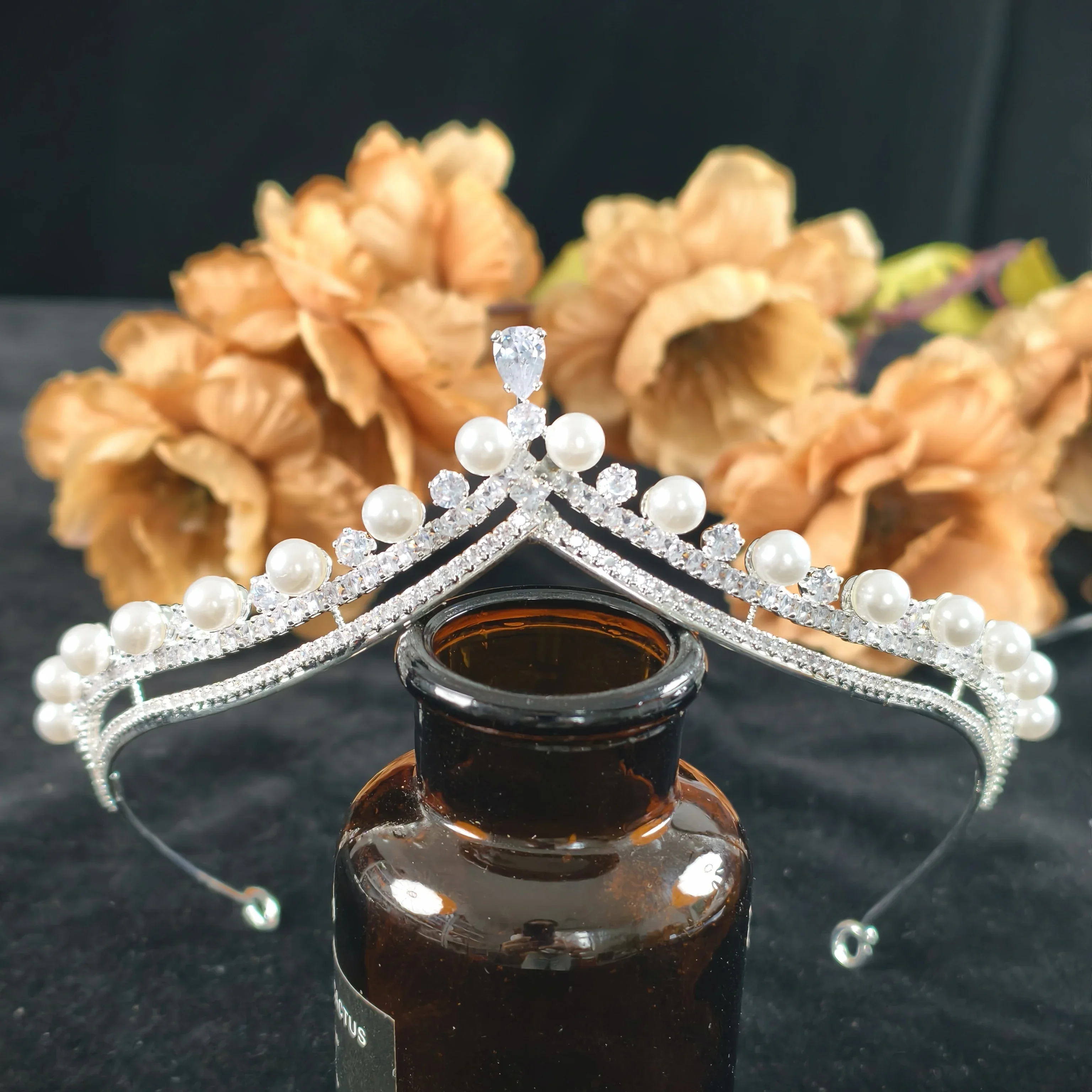 Bridal Headband Crowns For Wedding Hair Accessories Crystal Pearl Bride Tiara Crown For Women Birthday Party Wedding Headdress
Bridal Headband Crowns For Wedding Hair Accessories Crystal Pearl Bride Tiara Crown For Women Birthday Party Wedding Headdress