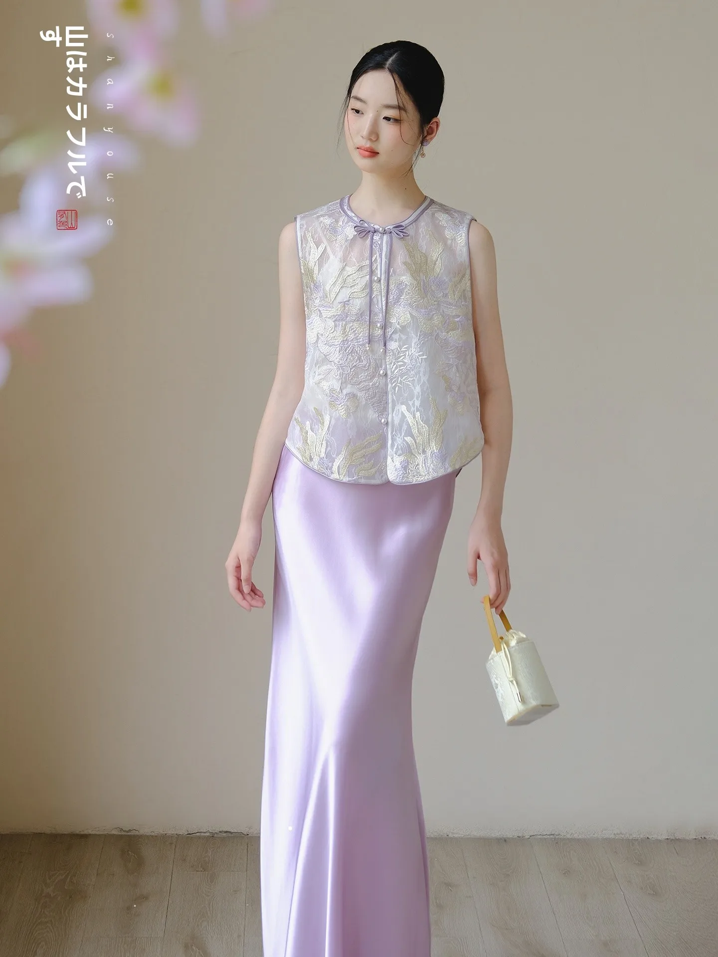 Новый китайский фиолетовый комплект жилетов: высококачественная ретро-верхняя одежда в стиле Aosphere Mountain, цветная, модная новинка
Новый китайский фиолетовый комплект жилетов: высококачественная ретро-верхняя одежда в стиле Aosphere Mountain, цветная, модная новинка