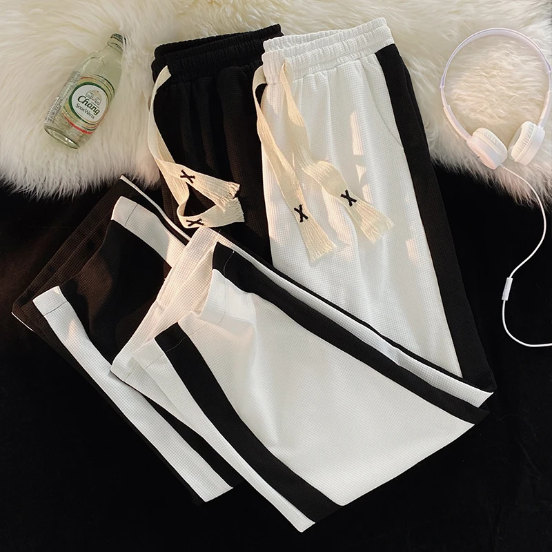 Color Block Sporty Casual Pants for Men Straight Leg Wide Leg Trousers Spring Autumn Fashionable Brand Harajuku Style Cool Fe...
Color Block Sporty Casual Pants for Men Straight Leg Wide Leg Trousers Spring Autumn Fashionable Brand Harajuku Style Cool Fe...