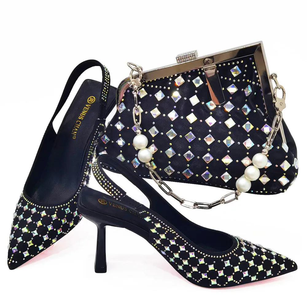2023 Italian Design Luxury Women's Pointed Shoes And Bag Set Full Diamond Decoration Metal Closure Shoes for Party
2023 Italian Design Luxury Women's Pointed Shoes And Bag Set Full Diamond Decoration Metal Closure Shoes for Party