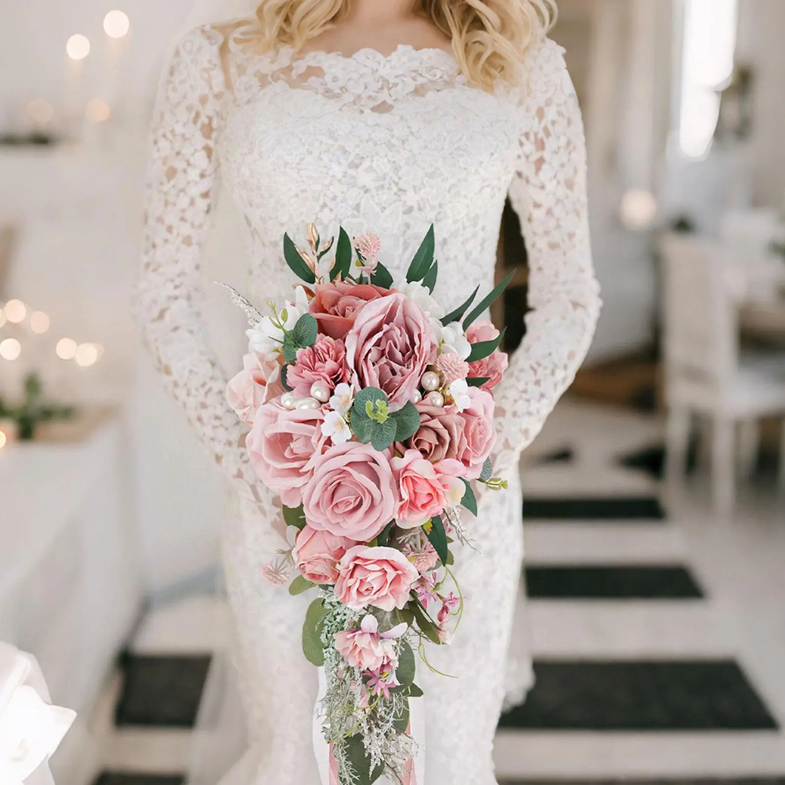 Romantic Tossing Bouquet Artificial Roses Waterfall Wedding Flowers Bouquet for Ceremony Bridal Wedding Party Decorations
Romantic Tossing Bouquet Artificial Roses Waterfall Wedding Flowers Bouquet for Ceremony Bridal Wedding Party Decorations