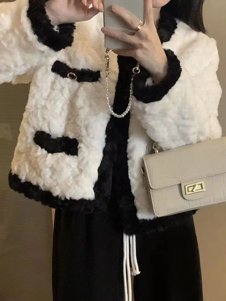 Women Korean Winter Keep Warm Long Sleeved Coats Black Lamb Wool Outwear Female Fashion Patchwork Contrast Plush Jacket
Women Korean Winter Keep Warm Long Sleeved Coats Black Lamb Wool Outwear Female Fashion Patchwork Contrast Plush Jacket