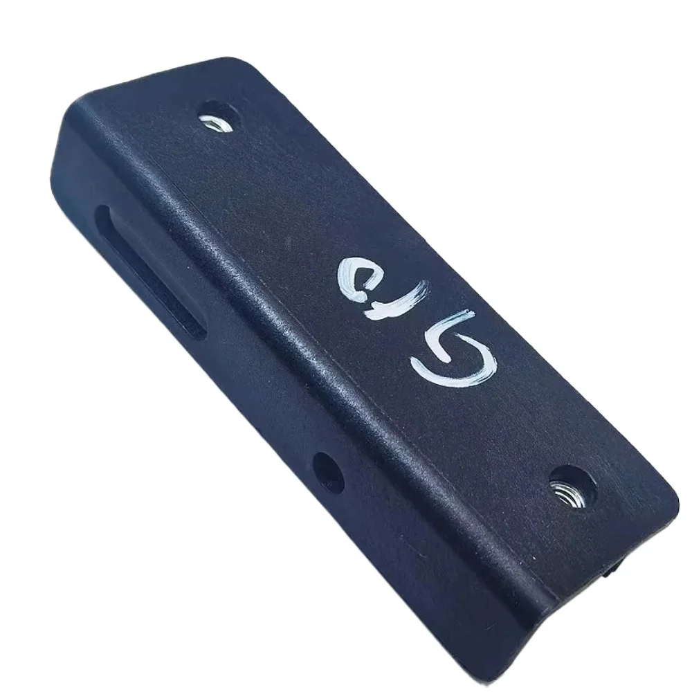 Side Skirt Left Right Lower Beam Fixing Bracket Body Clip Cross Beam Mounting Genuine for MAXUS G10
Side Skirt Left Right Lower Beam Fixing Bracket Body Clip Cross Beam Mounting Genuine for MAXUS G10