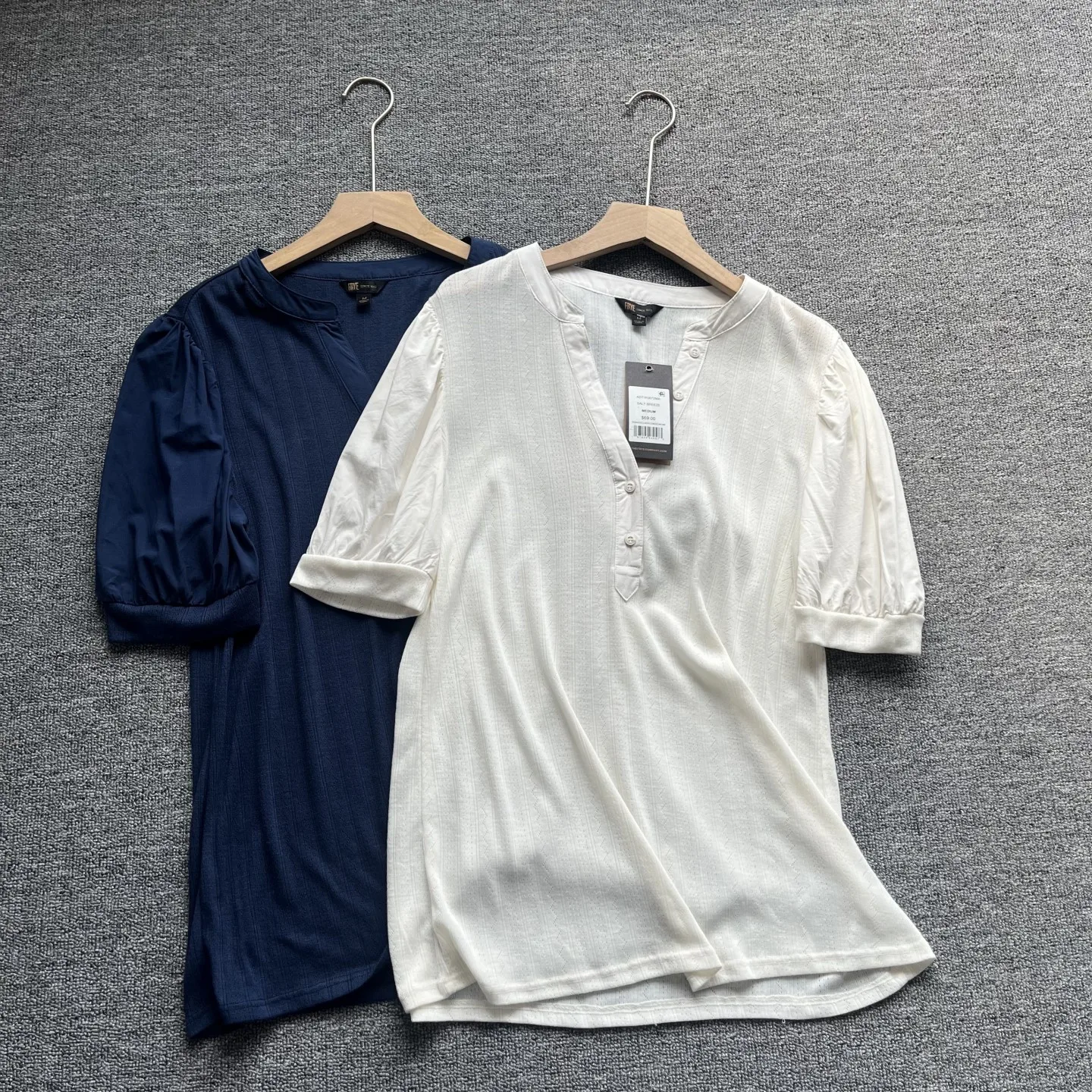 Women's Textured Short Sleeve Shirt Summer Loose Fashion Versatile Slimming Casual Top Half Open Collar Breathable Comfortable
Women's Textured Short Sleeve Shirt Summer Loose Fashion Versatile Slimming Casual Top Half Open Collar Breathable Comfortable
