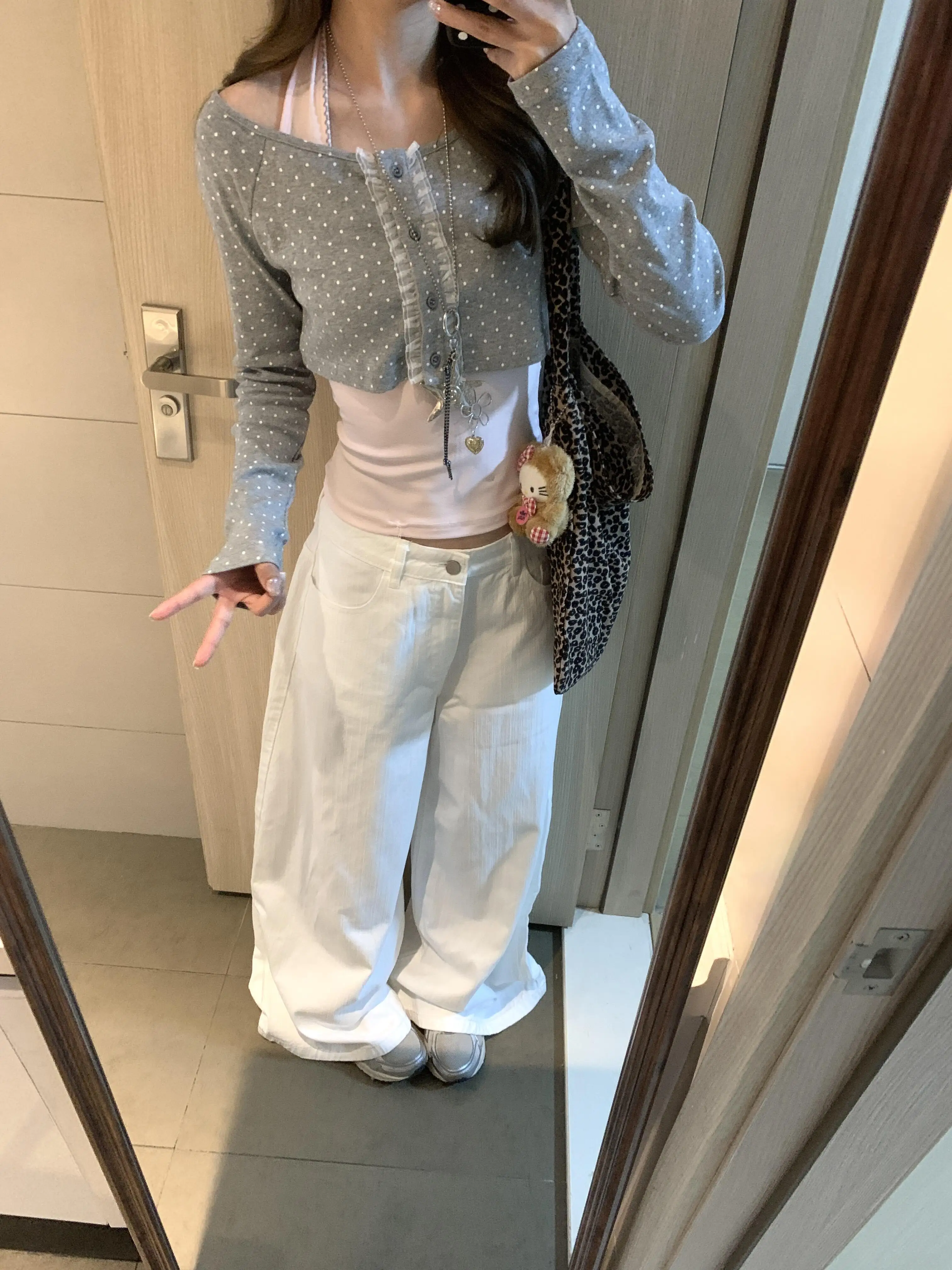 Loose Comfortable Wide Leg Denim Jeans Women's Casual Straight Leg Ankle-Length Pants Spring New Style Slimming Versatile Jeans
Loose Comfortable Wide Leg Denim Jeans Women's Casual Straight Leg Ankle-Length Pants Spring New Style Slimming Versatile Jeans