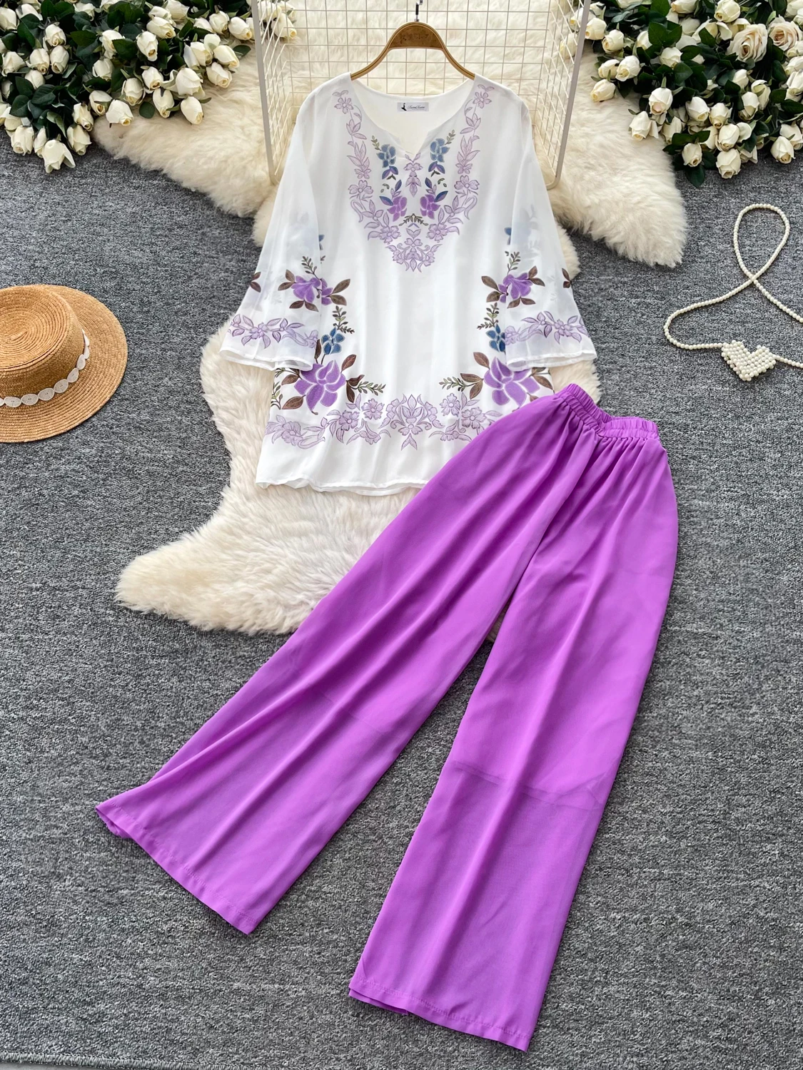 High Waist Wide Leg Pants Women's Fashion Set Autumn Commute Style Bell Sleeve Print Top And Bottoms Two Piece Slimming Ensemble
High Waist Wide Leg Pants Women's Fashion Set Autumn Commute Style Bell Sleeve Print Top And Bottoms Two Piece Slimming Ensemble