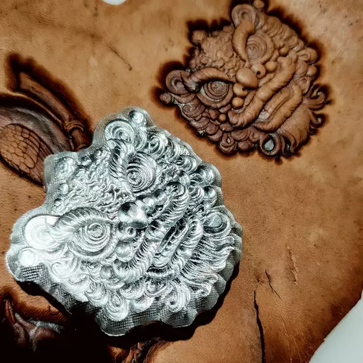 2 designs availableTang dynasty lion Hand-work unique design leather carving stamp,leather punch caving embossing pressing mold
2 designs availableTang dynasty lion Hand-work unique design leather carving stamp,leather punch caving embossing pressing mold