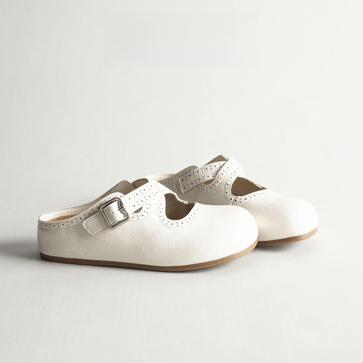 Leather Carved Thick Heel Mules Women's Outdoor Breathable Casual Versatile Slip-On Lazy Mary Jane Sandals High Anti-Slip Rubber
Leather Carved Thick Heel Mules Women's Outdoor Breathable Casual Versatile Slip-On Lazy Mary Jane Sandals High Anti-Slip Rubber