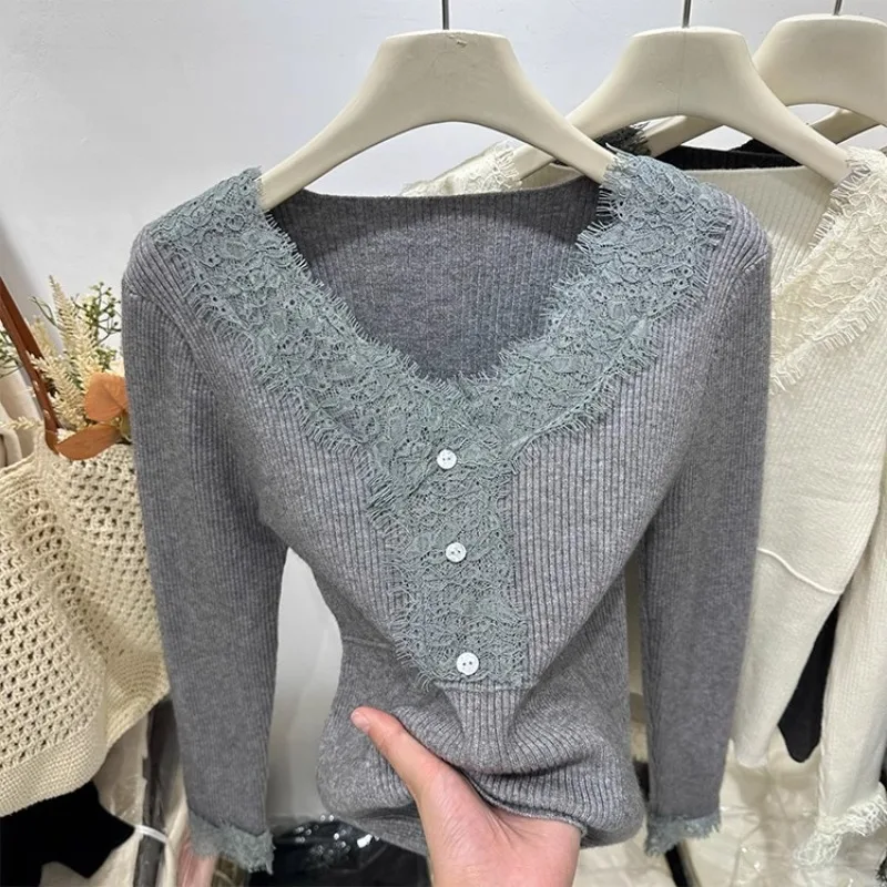 Korean Gentle Style Lace V-neck Patchwork Knit Sweater for Women in Spring, Slimming and Slimming Top Female Clothing
Korean Gentle Style Lace V-neck Patchwork Knit Sweater for Women in Spring, Slimming and Slimming Top Female Clothing