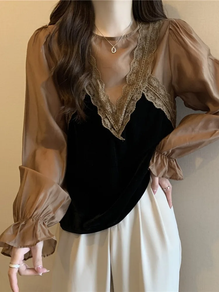 Spring Autumn Round Neck Fake Two Piece Lace Patchwork Korean Style Shirt Ladies Sweet Loose Pullover Top Women Blouse
Spring Autumn Round Neck Fake Two Piece Lace Patchwork Korean Style Shirt Ladies Sweet Loose Pullover Top Women Blouse