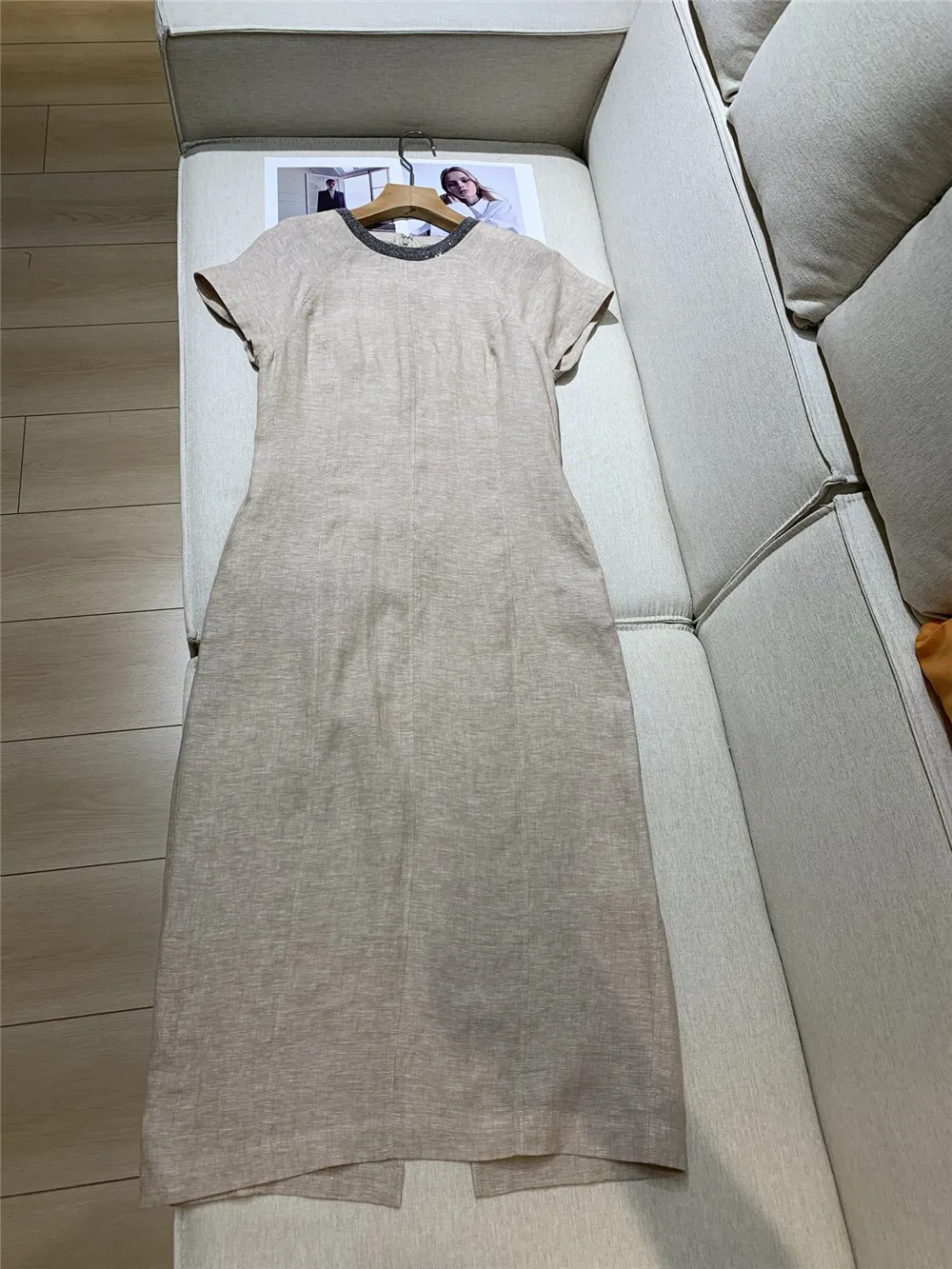 25 Summer Women's Short Sleeve Dress Round Neck Beading Temperament Midi Long Dresses
25 Summer Women's Short Sleeve Dress Round Neck Beading Temperament Midi Long Dresses
