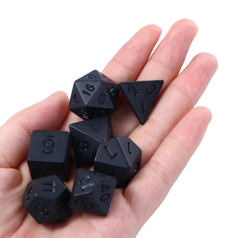 Набор черных кубиков RPG, кубики многогранников без печати, настольная игра DND, цифровые кубики, новая личность, набор из 7 предметов
Набор черных кубиков RPG, кубики многогранников без печати, настольная игра DND, цифровые кубики, новая личность, набор из 7 предметов