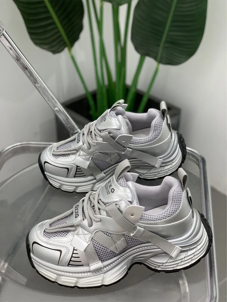 Women's 2026 Spring Platform Sneakers Breathable Mesh Chunky Dad Shoes Lightweight Casual Sports Shoes Versatile Slimming Design
Women's 2026 Spring Platform Sneakers Breathable Mesh Chunky Dad Shoes Lightweight Casual Sports Shoes Versatile Slimming Design