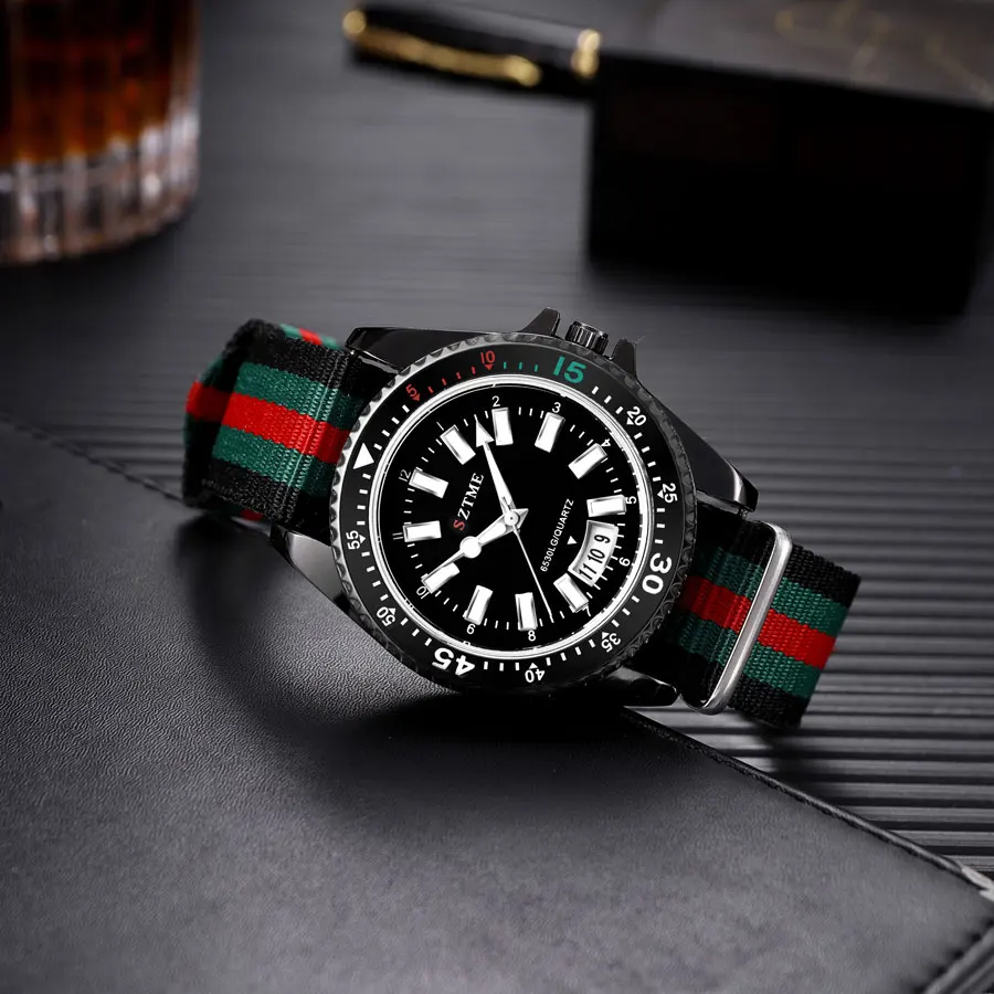 New fashionable men's nylon strap calendar watch, luxurious and simple business men's and women's night light quartz watch
New fashionable men's nylon strap calendar watch, luxurious and simple business men's and women's night light quartz watch