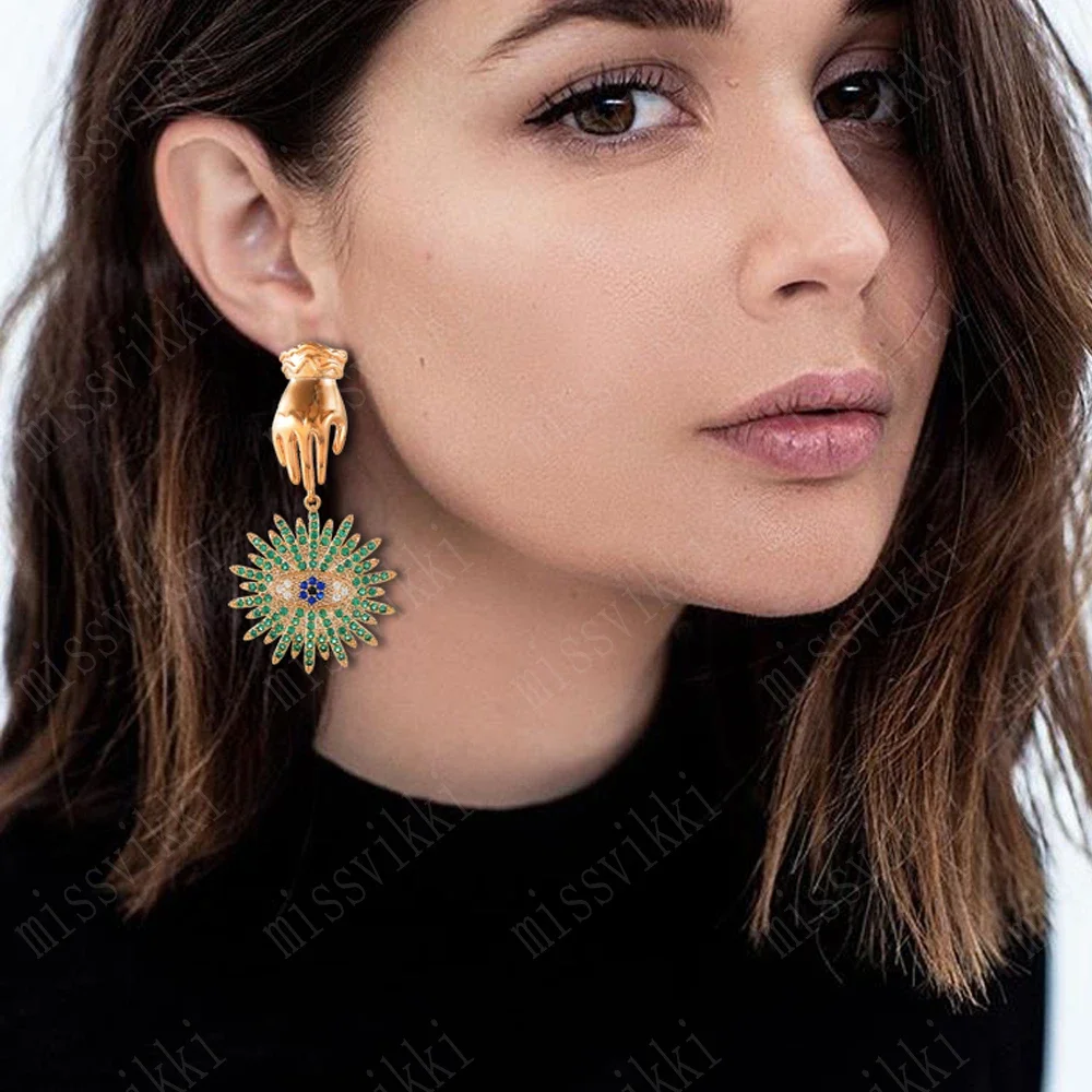 Trendy Distinctive Angel Hand Sun Pendant Earrings For Noble Luxury Women Bridal Wedding Boucle D'oreille Femme 2022 New Hot
Trendy Distinctive Angel Hand Sun Pendant Earrings For Noble Luxury Women Bridal Wedding Boucle D'oreille Femme 2022 New Hot