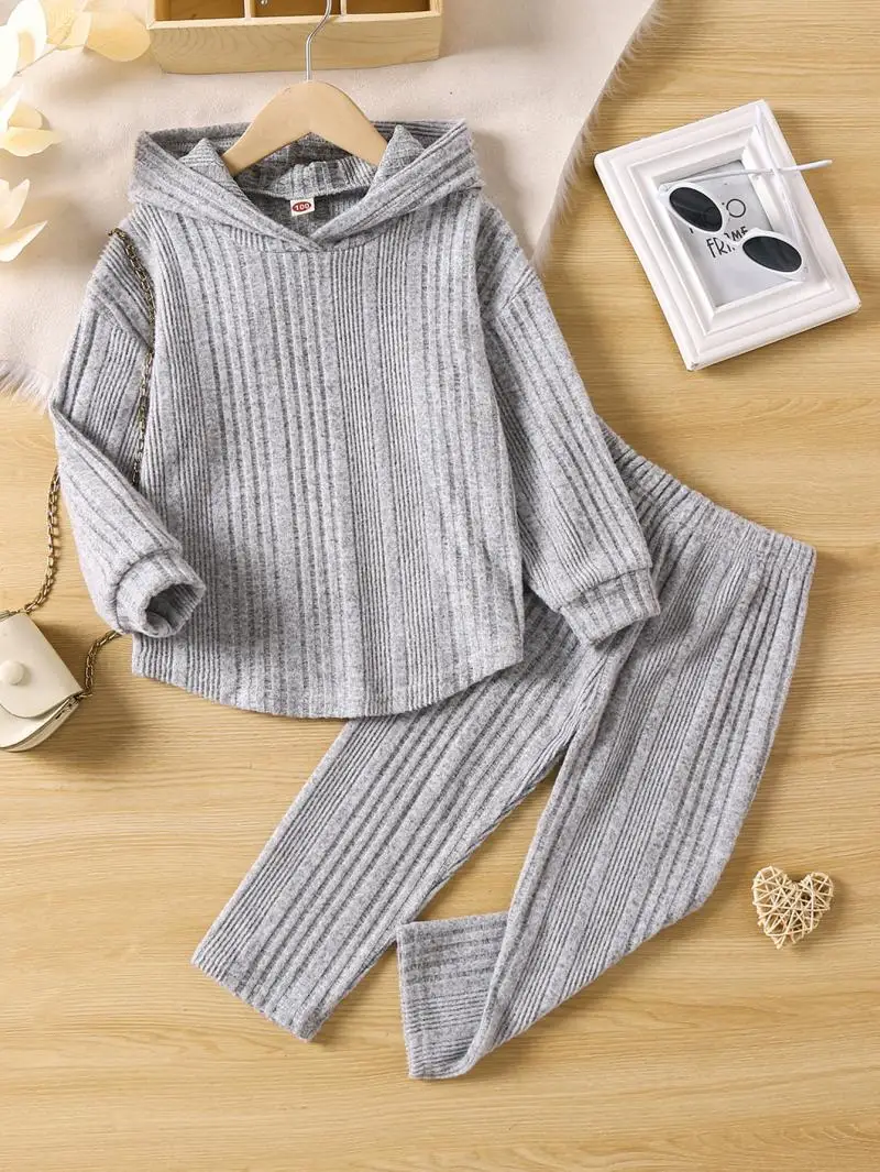 New Girls' Solid Color Hooded Long Sleeved Sweatshirt for Autumn and Winter Simple and Fashionable Two-Piece Sportswear Set
New Girls' Solid Color Hooded Long Sleeved Sweatshirt for Autumn and Winter Simple and Fashionable Two-Piece Sportswear Set
