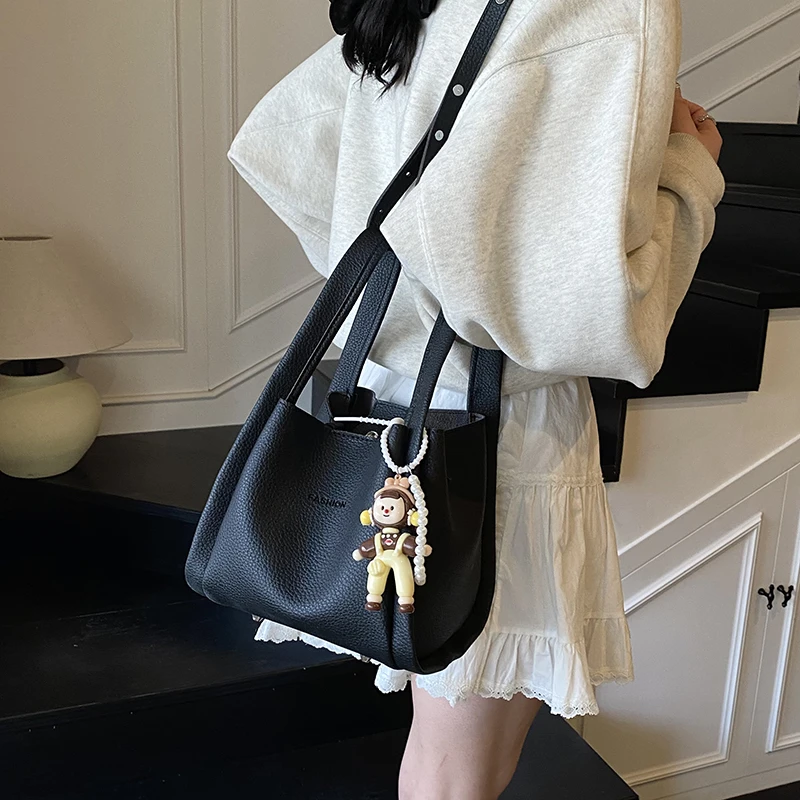 Individual Trendy Crossbody Bag Featuring French Flair, Unique Hand-Carry Design For Girlish Daily Commuter Use
Individual Trendy Crossbody Bag Featuring French Flair, Unique Hand-Carry Design For Girlish Daily Commuter Use