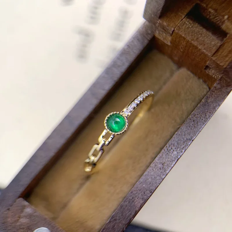 New Green Chalcedony Simple Elegant Open for Women Fashion Jewelry Ring
New Green Chalcedony Simple Elegant Open for Women Fashion Jewelry Ring