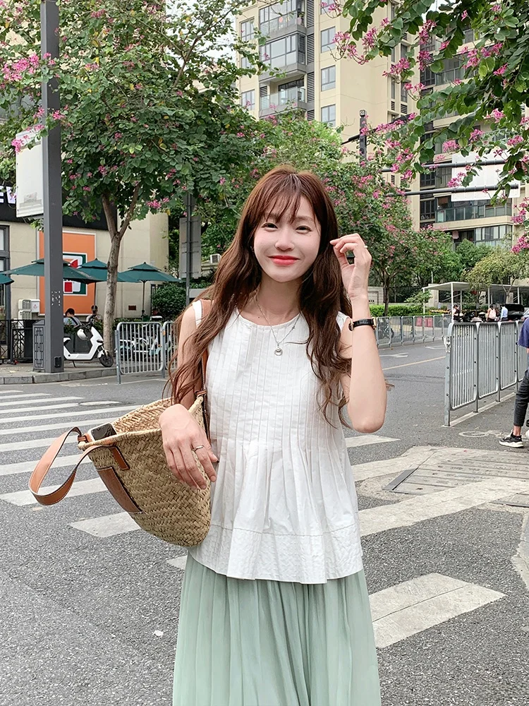 Yang Pao Pao White Pleated Svel Vest Women's Casual Loose round Ne Summer New Sle Slimming Versatile Small irt
Yang Pao Pao White Pleated Svel Vest Women's Casual Loose round Ne Summer New Sle Slimming Versatile Small irt