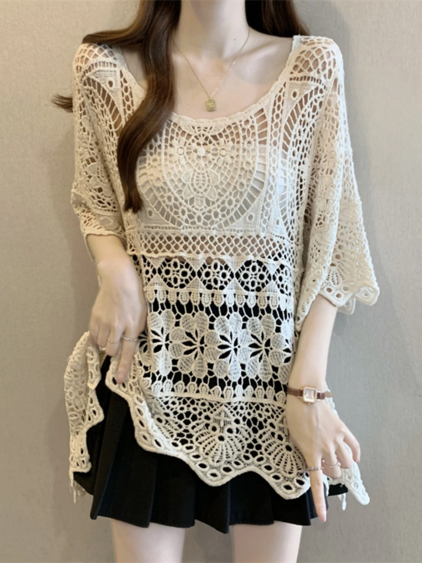 Ladies Knitted Hollow out Sun Protection Top Beautiful Hollow Design Summer Fashion plus Size Loose Fit Korean Style Polyeste...
Ladies Knitted Hollow out Sun Protection Top Beautiful Hollow Design Summer Fashion plus Size Loose Fit Korean Style Polyeste...