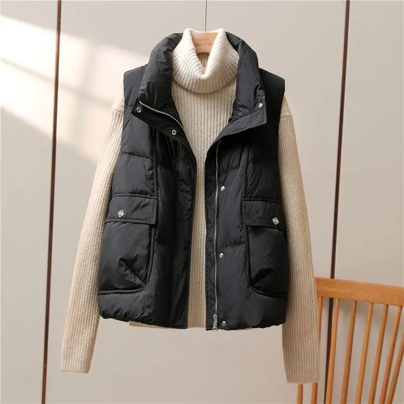 Женский жилет ort Du down Faionable, корейский стеганый жилет Jaet Metal Bule с воротником-стойкой, верхняя одежда для поездок на работу
Женский жилет ort Du down Faionable, корейский стеганый жилет Jaet Metal Bule с воротником-стойкой, верхняя одежда для поездок на работу