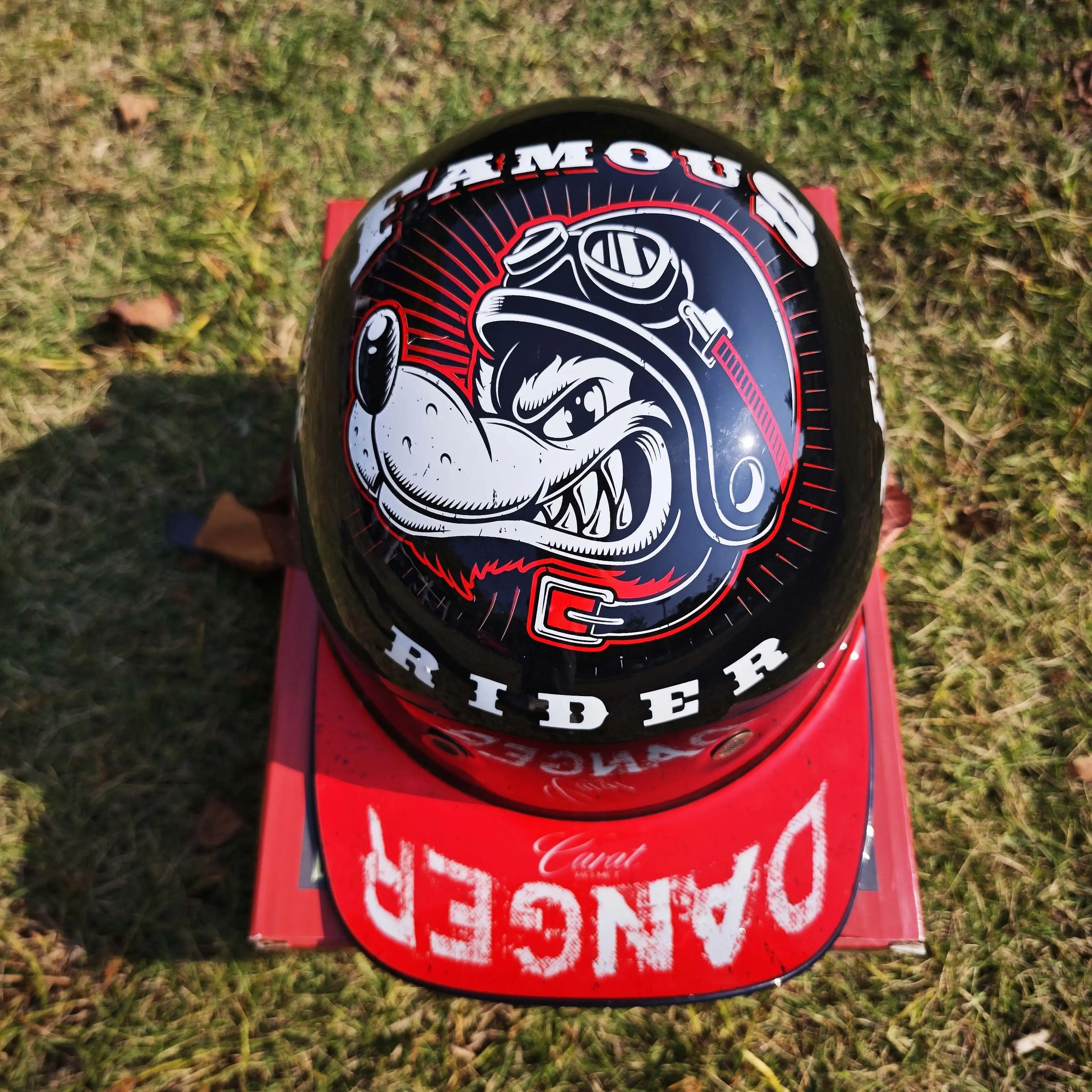 Retro Half Face Motorcycle Helmet with Blue Inner Lens - Vintage Style for Harley & E-Scooters | Lightweight & Comfortable
Retro Half Face Motorcycle Helmet with Blue Inner Lens - Vintage Style for Harley & E-Scooters | Lightweight & Comfortable