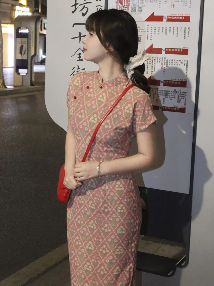 Elegant Young Girl Dress Stylish Retro Long Slant Collar Short Sleeve Midi Skirt Breathable Daily Wear Simple Beauty
Elegant Young Girl Dress Stylish Retro Long Slant Collar Short Sleeve Midi Skirt Breathable Daily Wear Simple Beauty