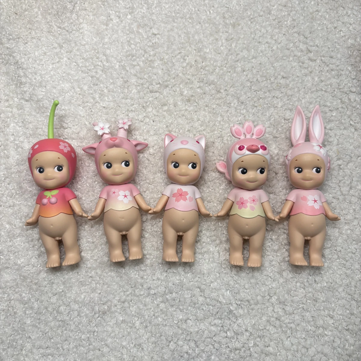 Sonny Angel Mini Figure Cherry Blossom 2019 Serries No box No bag Blind Box Cat Cherry Goat Rabbit
Sonny Angel Mini Figure Cherry Blossom 2019 Serries No box No bag Blind Box Cat Cherry Goat Rabbit
