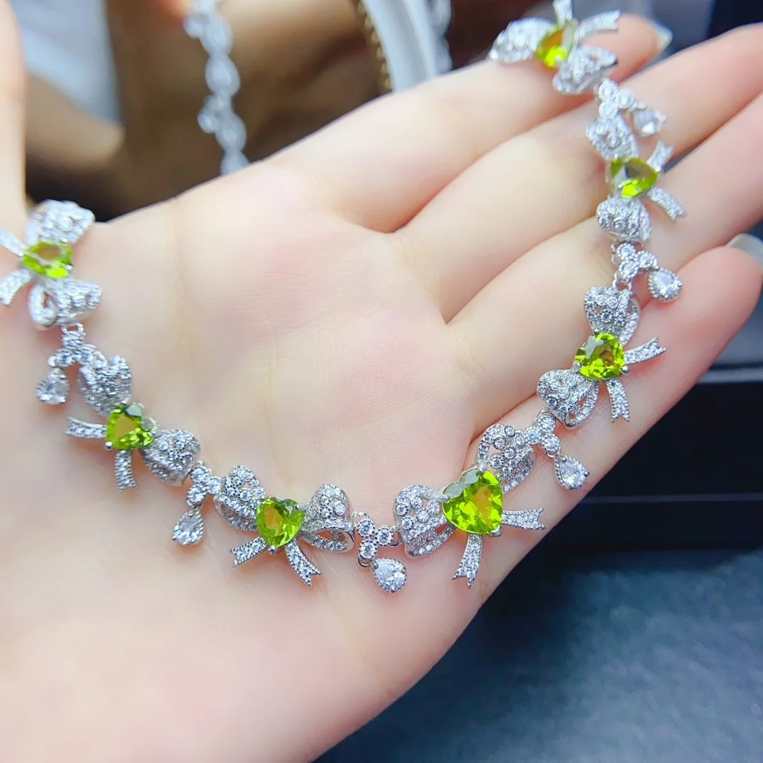 8*8mm+6*6mm Natural Peridot Necklace, S925 Sterling Silver Luxury Banquet Jewelry, Elegant Green Gemstone Gift for Women
8*8mm+6*6mm Natural Peridot Necklace, S925 Sterling Silver Luxury Banquet Jewelry, Elegant Green Gemstone Gift for Women