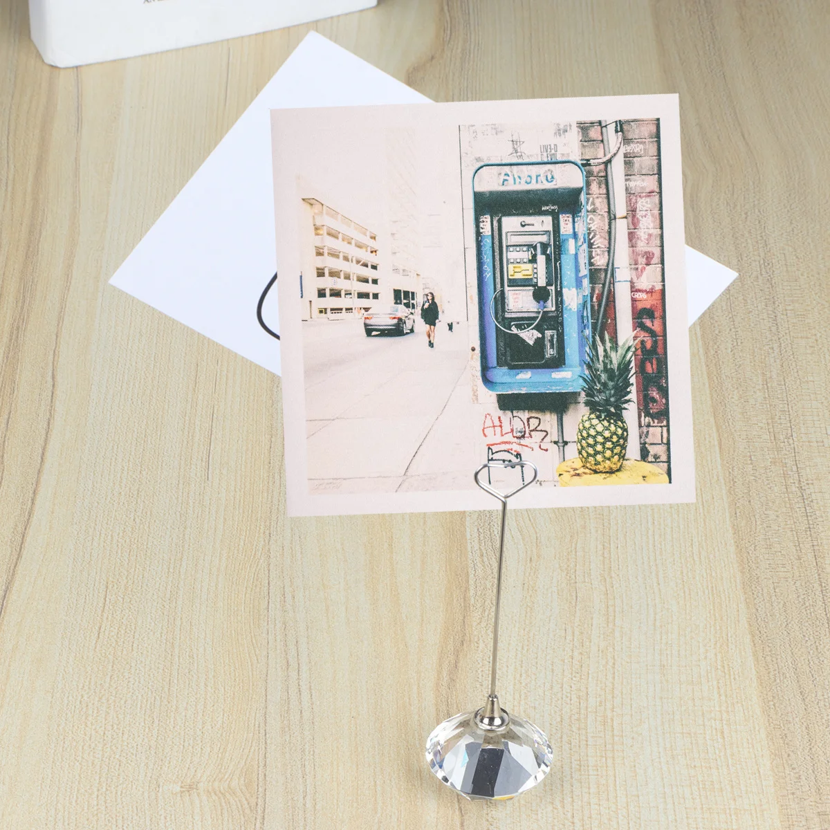 3Pcs Heart Memo Holders Crystal Diamond Base Note Clips Love Shape Paper Clips for Wedding Party Table Decor Crystal Note Clip
3Pcs Heart Memo Holders Crystal Diamond Base Note Clips Love Shape Paper Clips for Wedding Party Table Decor Crystal Note Clip