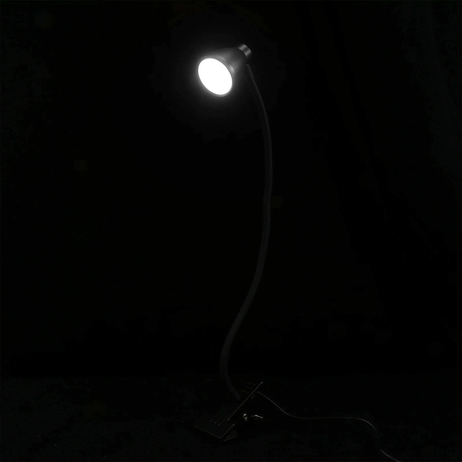1pc USB Clip Light Lamp for Night Studying Simple Dorm Eye Protection Desk Student Kids Reading Creative Light Decor
1pc USB Clip Light Lamp for Night Studying Simple Dorm Eye Protection Desk Student Kids Reading Creative Light Decor