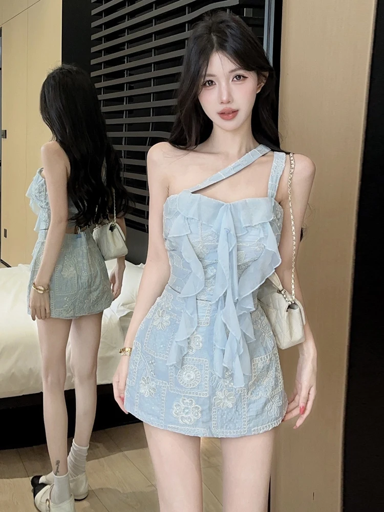 Sexy Embroidered Crop Top And Skirt Set with Lace Trim High Waist Low Cut out Design Breathable Comfortable Material for Women
Sexy Embroidered Crop Top And Skirt Set with Lace Trim High Waist Low Cut out Design Breathable Comfortable Material for Women