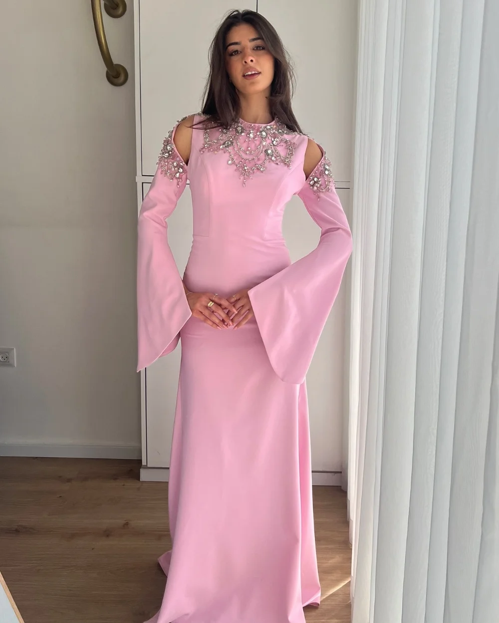 Customized Sparkle Intricate Jersey Rhinestone Pleat A-line High Collar Long Dresses Bespoke Occasion Dresses High Quality Retro
Customized Sparkle Intricate Jersey Rhinestone Pleat A-line High Collar Long Dresses Bespoke Occasion Dresses High Quality Retro