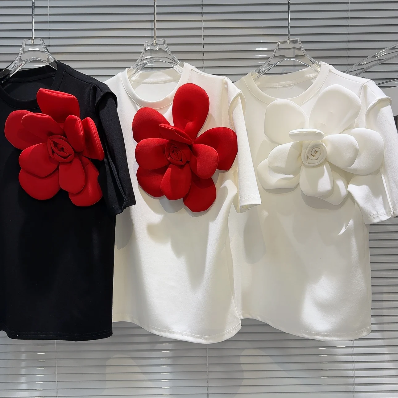 Summer New 2024 Slim T-shirt Temperament O Neck Short Sleeve Patchwork 3D Flower Temperament Tops
Summer New 2024 Slim T-shirt Temperament O Neck Short Sleeve Patchwork 3D Flower Temperament Tops