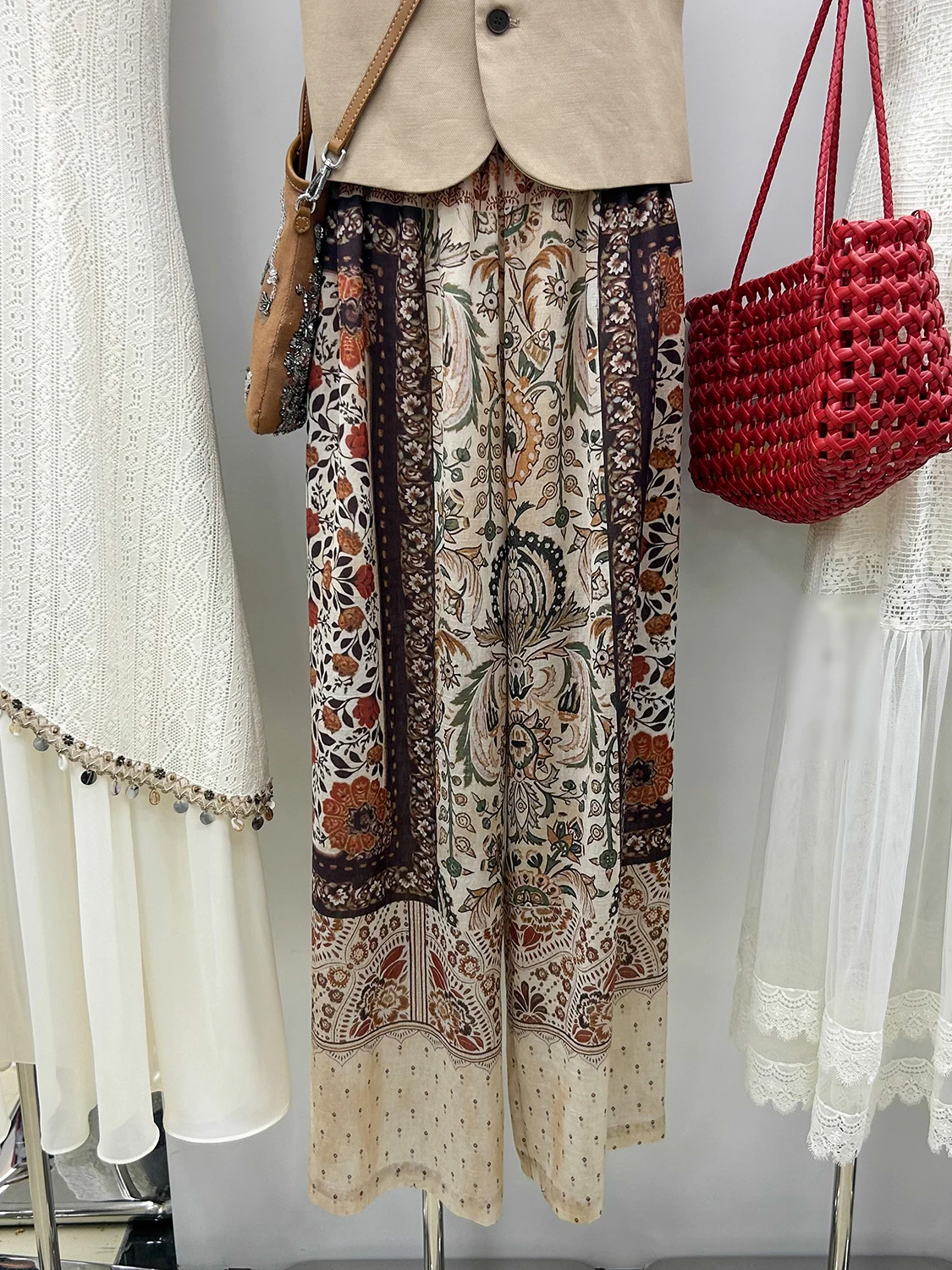 Retro Hong Kong Sle Loose Wide Leg Pants Women's Summer New Loose Drapey Print Color Blo Casual Long Trousers
Retro Hong Kong Sle Loose Wide Leg Pants Women's Summer New Loose Drapey Print Color Blo Casual Long Trousers