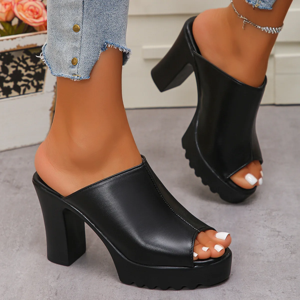 Casual Summer Woman Women Mule Shoes Solid Color Chunky High Heel Open Toe Platform Sandals Leisure Mouth Woman Fish Heel 10cm
Casual Summer Woman Women Mule Shoes Solid Color Chunky High Heel Open Toe Platform Sandals Leisure Mouth Woman Fish Heel 10cm