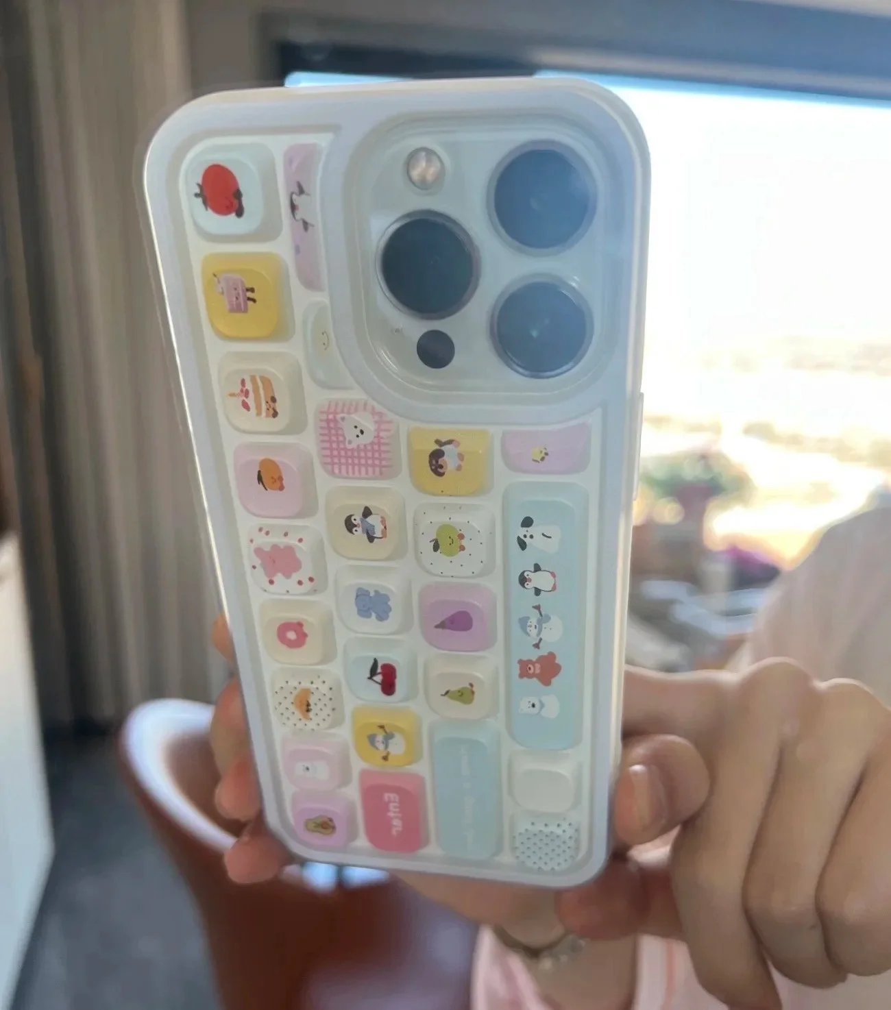 Personality Cartoon White Snowman Phone Case for iphone 16 15 14 13 12 11 Pro Max Plus Cute little Animals Fall Protection Cover
Personality Cartoon White Snowman Phone Case for iphone 16 15 14 13 12 11 Pro Max Plus Cute little Animals Fall Protection Cover