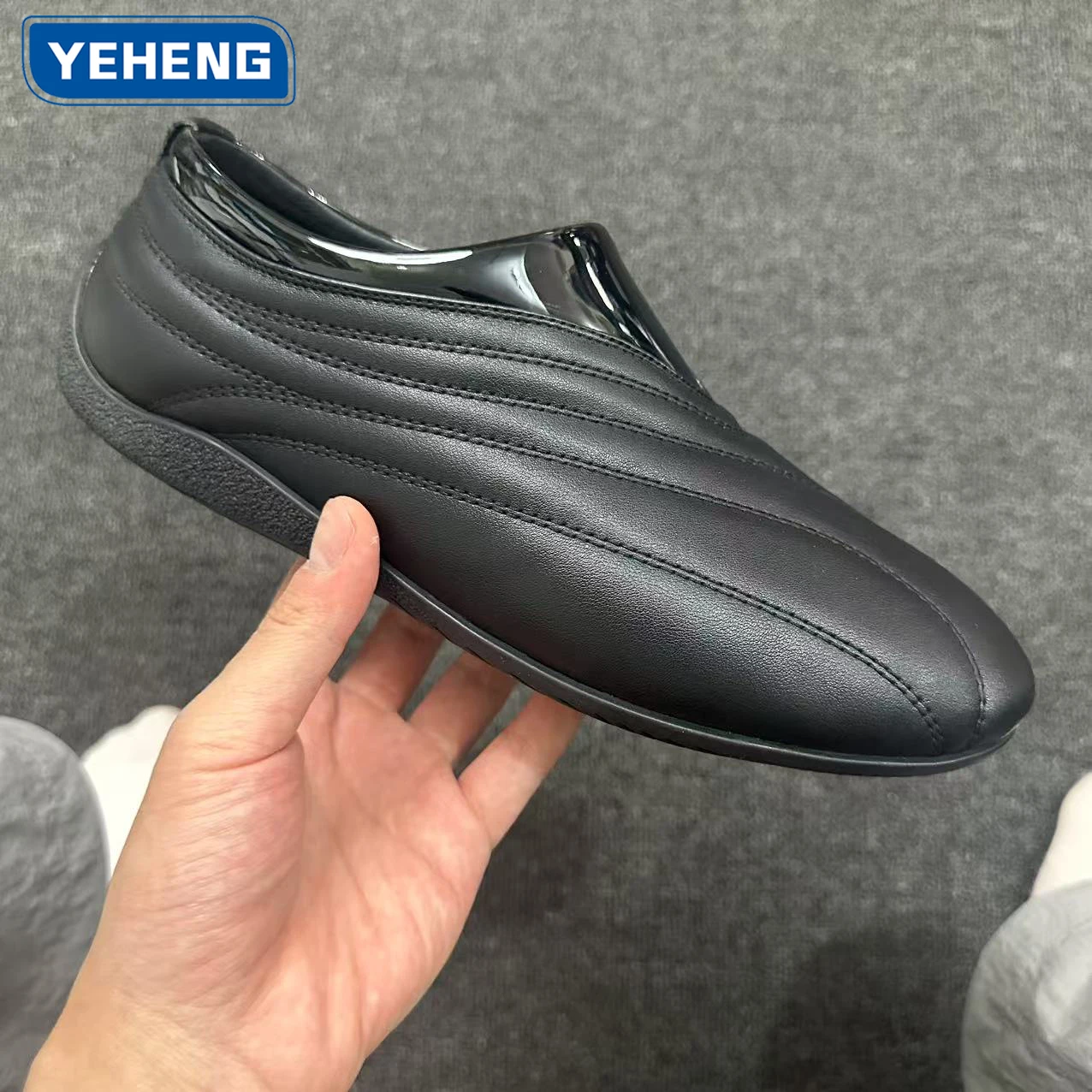 Немецкие тренировочные туфли в стиле ретро, мужская гоночная обувь, красивые и универсальные кроссовки на одну ногу в британском стиле, легкая повседневная обувь
Немецкие тренировочные туфли в стиле ретро, мужская гоночная обувь, красивые и универсальные кроссовки на одну ногу в британском стиле, легкая повседневная обувь