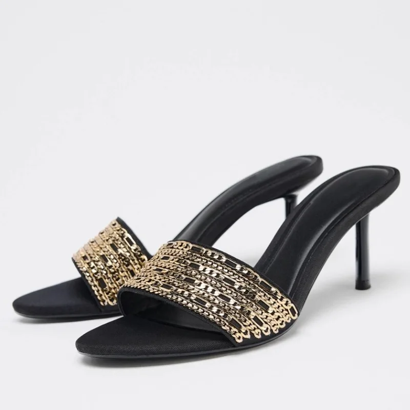 Женские летние шлепанцы на каблуке с металлической цепочкой, сексуальные открытые сандалии, удобные повседневные туфли с круглым носком, дизайнерская обувь
Женские летние шлепанцы на каблуке с металлической цепочкой, сексуальные открытые сандалии, удобные повседневные туфли с круглым носком, дизайнерская обувь