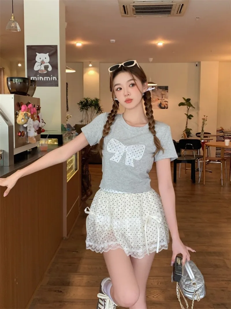 Sweet Hot Girl Suit Women's Summer Grey Lace Bow Embroidered T-shirt High Waist Polka Dot Skirt Two-piece Set Female Clothes 
Sweet Hot Girl Suit Women's Summer Grey Lace Bow Embroidered T-shirt High Waist Polka Dot Skirt Two-piece Set Female Clothes