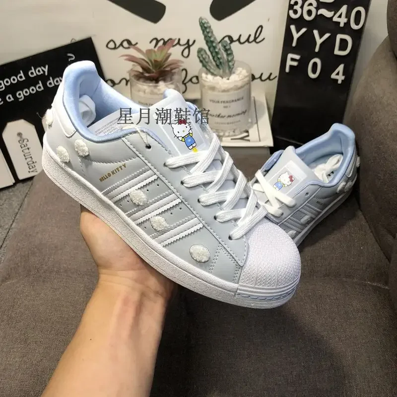 Hello Kitty Shell Shoes Miniso Keep Warm Wear-resisting Low Help Flat Shoes New Cute Color Scheme Fashion Leisure Board Shoes
Hello Kitty Shell Shoes Miniso Keep Warm Wear-resisting Low Help Flat Shoes New Cute Color Scheme Fashion Leisure Board Shoes