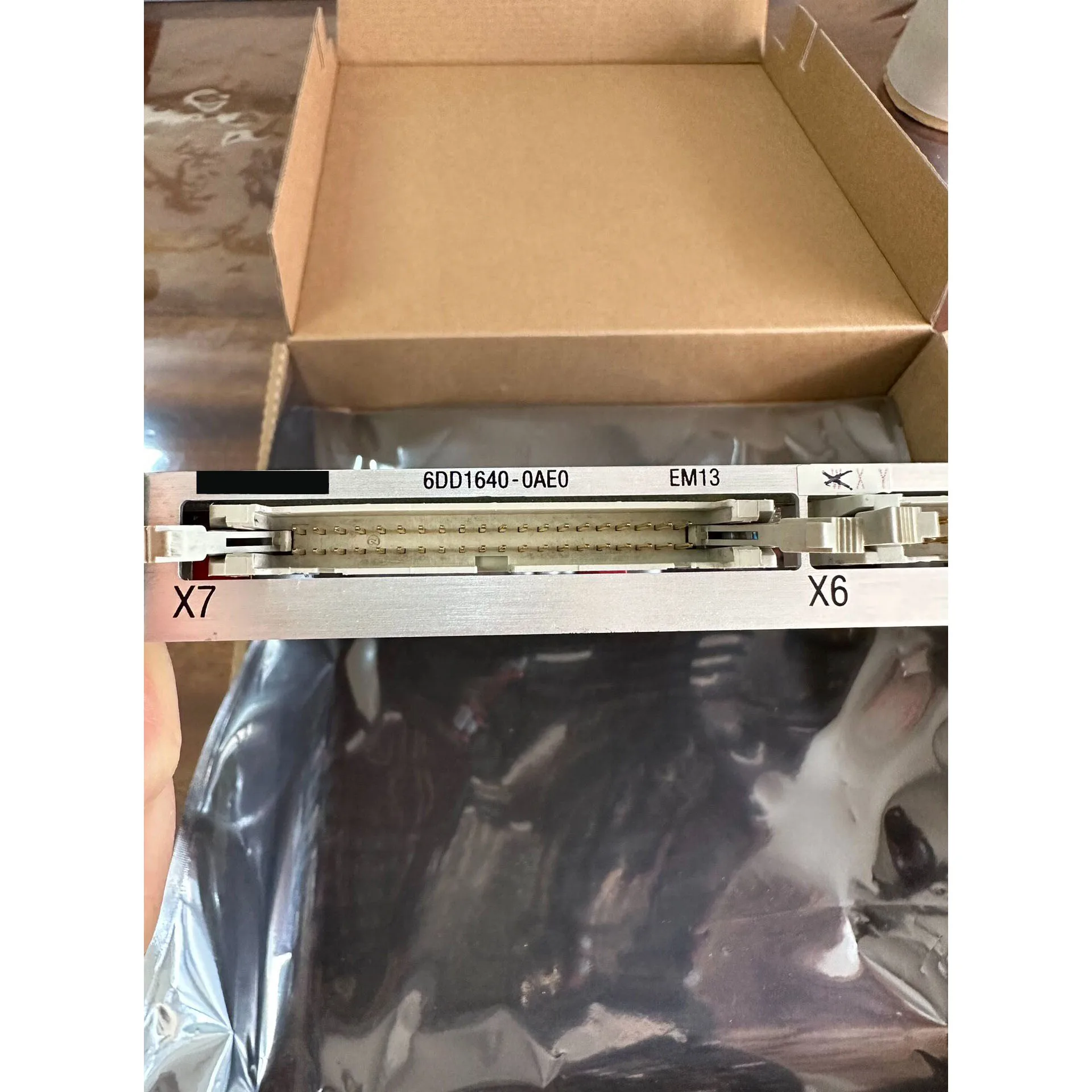 Плата управления 6DD1640-0AE0
Плата управления 6DD1640-0AE0