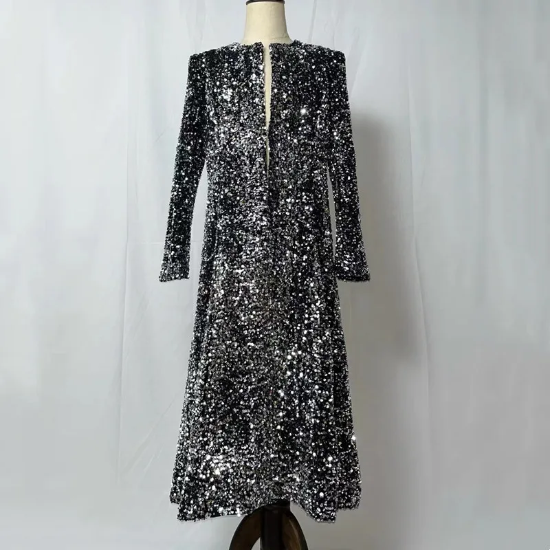 Bar Stage Male Singer Shiny Sequins Long Coat Costume Star Concert Carpet Catwalk Glitter Overcoat Performance Clothes
Bar Stage Male Singer Shiny Sequins Long Coat Costume Star Concert Carpet Catwalk Glitter Overcoat Performance Clothes