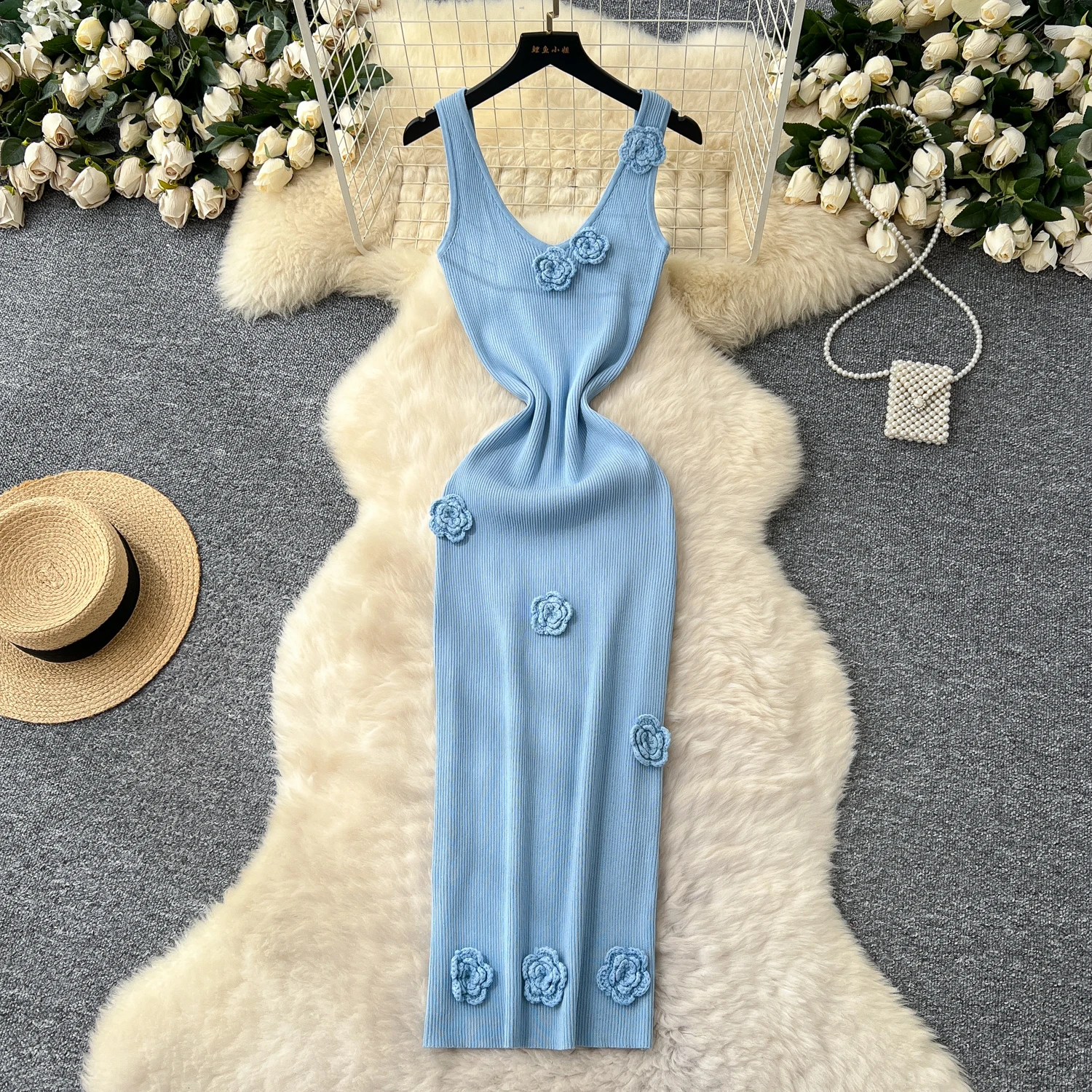 Gagaok Temperament Bodycon Dress 3D Flower Suspender V-neck Slim Fit Bodycon Knitted Dresses 2025 Summer Vestidos Femme
Gagaok Temperament Bodycon Dress 3D Flower Suspender V-neck Slim Fit Bodycon Knitted Dresses 2025 Summer Vestidos Femme