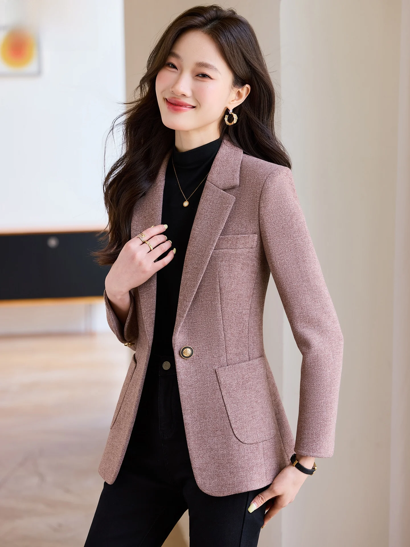 Женский шерстяной костюм Jaet, новинка 2025, зимний корейский модный высококачественный женский топ на пуговицах, Long Sve
Женский шерстяной костюм Jaet, новинка 2025, зимний корейский модный высококачественный женский топ на пуговицах, Long Sve