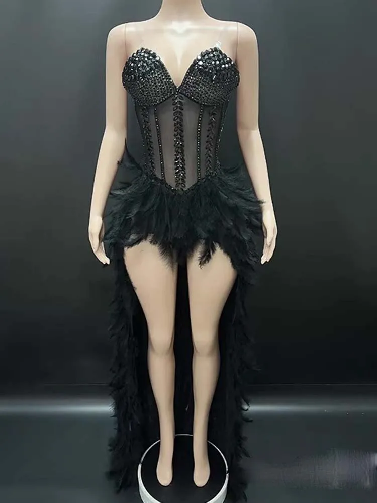 High Quality Rhinestone Feather Splicing Sexy Chest Wrapped Irregular Dress 2025 New Fashion Custom Women'S Clothing
High Quality Rhinestone Feather Splicing Sexy Chest Wrapped Irregular Dress 2025 New Fashion Custom Women'S Clothing