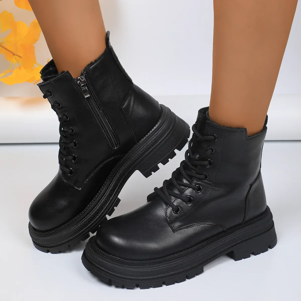 Autumn and winter British style short tube velvet thick-soled muffin bottom lace-up round head warm cotton shoes
Autumn and winter British style short tube velvet thick-soled muffin bottom lace-up round head warm cotton shoes