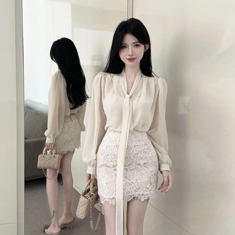V-Ne Long Sve Кружевная блузка с Sa и юбкой, комплект из двух предметов для женщин, сексуальная осенняя коллекция, китайский бренд
V-Ne Long Sve Кружевная блузка с Sa и юбкой, комплект из двух предметов для женщин, сексуальная осенняя коллекция, китайский бренд